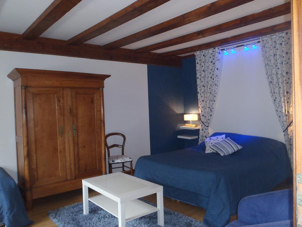 Chambres D'Hotes Du Domaine De Jacquelin Saint-Germain-du-Puy Phòng bức ảnh